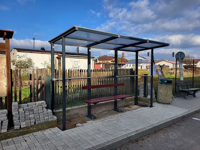 Autobusová zastávka Okříšky