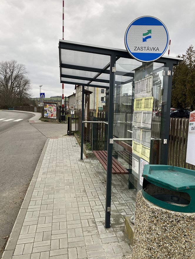 Autobusová zastávka Okříšky