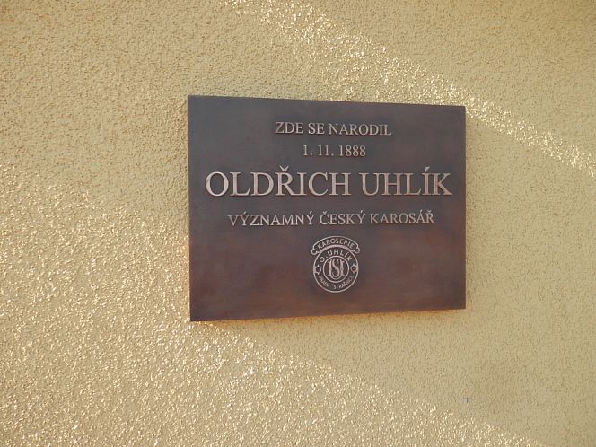 Bronzové pamětní desky Oldřich Uhlík