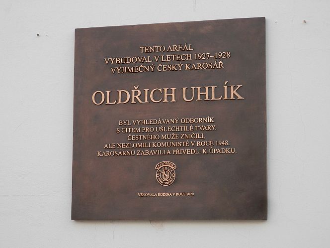 Bronzové pamětní desky Oldřich Uhlík