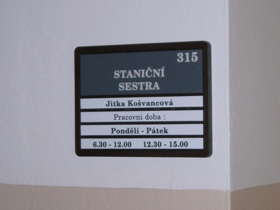 Plastové dveřní tabulky Indik